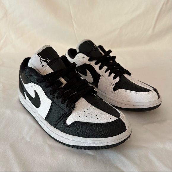 Jordan 1 Low SE | Homage Split White Black | 7.5 - Picture 2 of 7